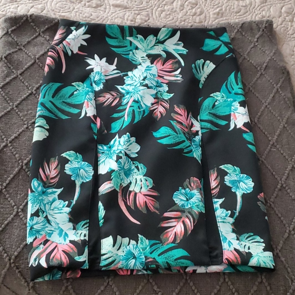 Guess pencil skirt